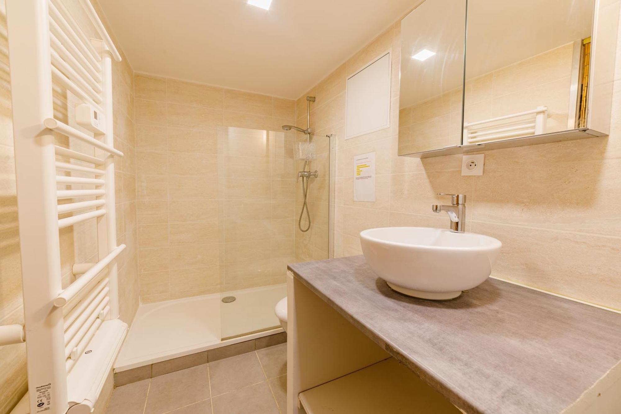 Souplex Voltaire Apartment *